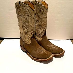 LOGAN brand Western snip toe riding boots, ladies size 8.5 - 9. Equestrian.